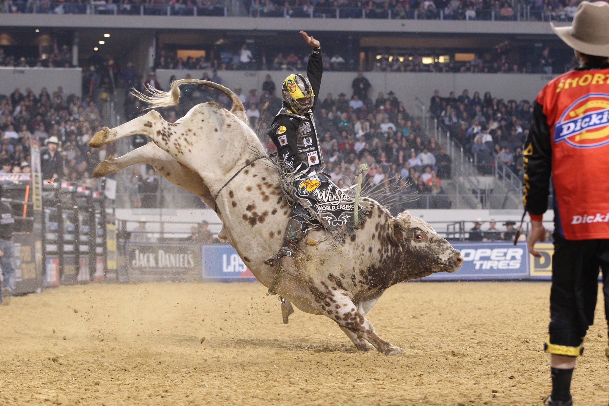 Votuporanga resgata tradição cultural do rodeio com o Votu International Rodeo 2025